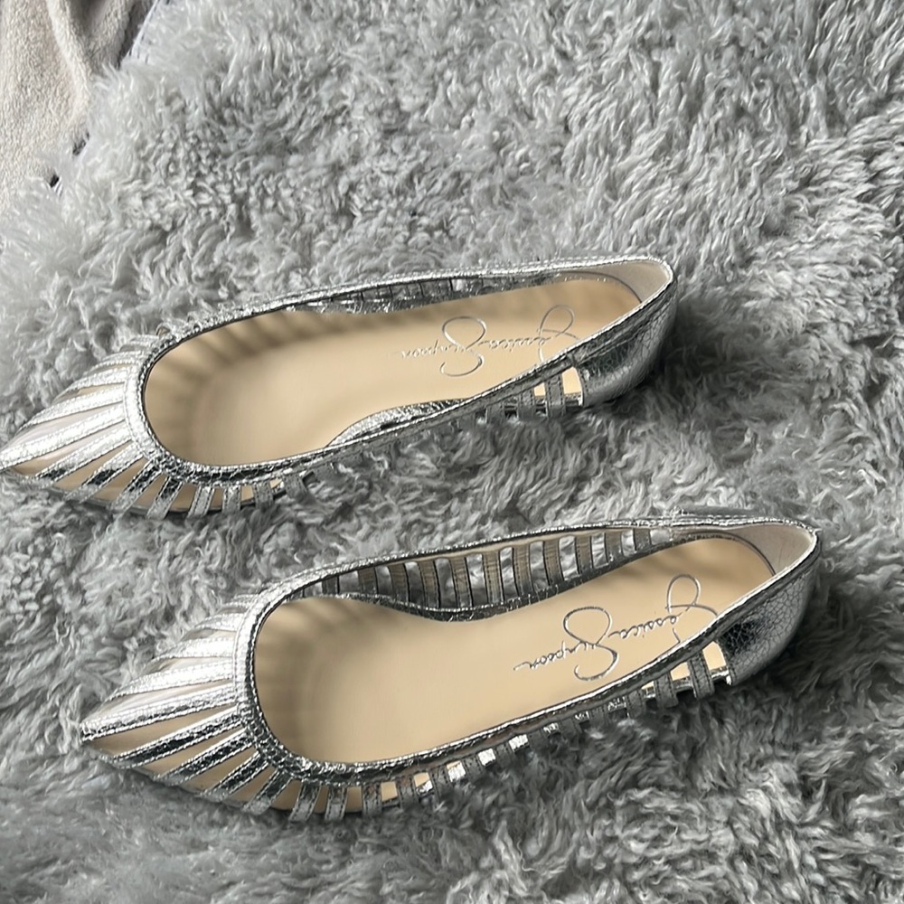 Jessica Simpson silver flats, size 7.5, brand new not used once!